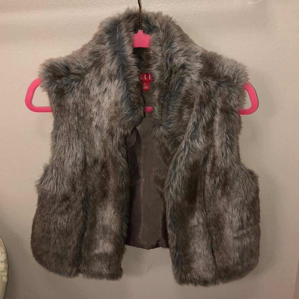 Elle fur vest